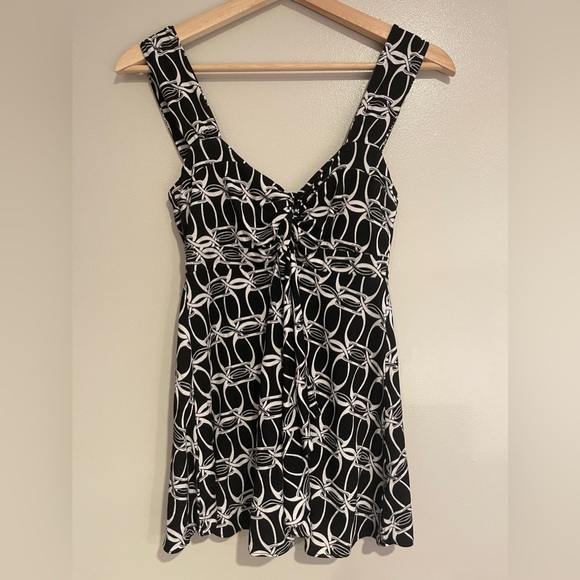 NWT - Michael Kors 🖤 JUST IN 🖤 Top Size S - Picture 1 of 8